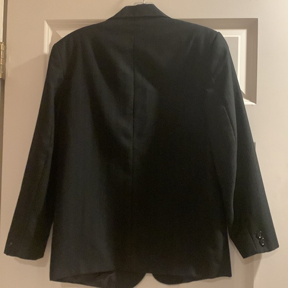 Boys 2-piece Dark Navy Pin Stripe Suit -- Size 14 - Picture 3 of 16